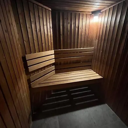 Apartamentowiec Plac Wolności * Lodz